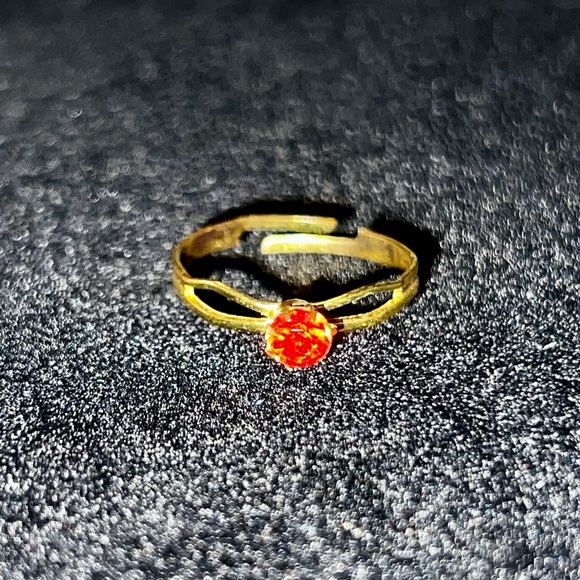 Adjustable Gold Tone Ring with Red Gemstone Size 7 - Picture 2 of 11
